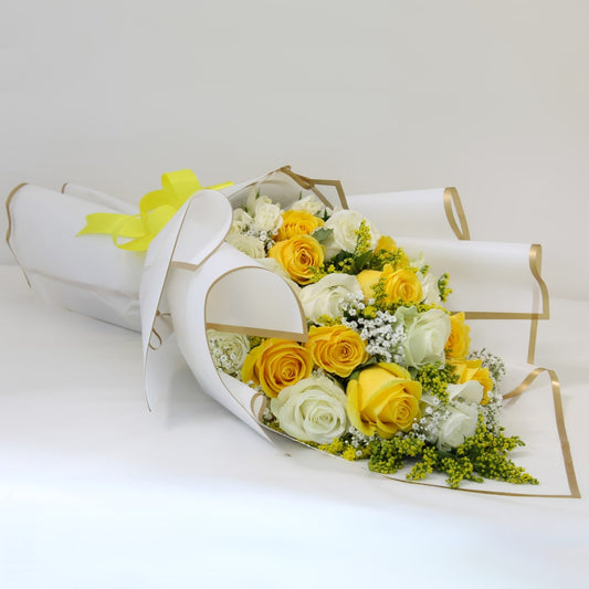 🌼 Sunshine Elegance – 12 Yellow & White Roses Bouquet