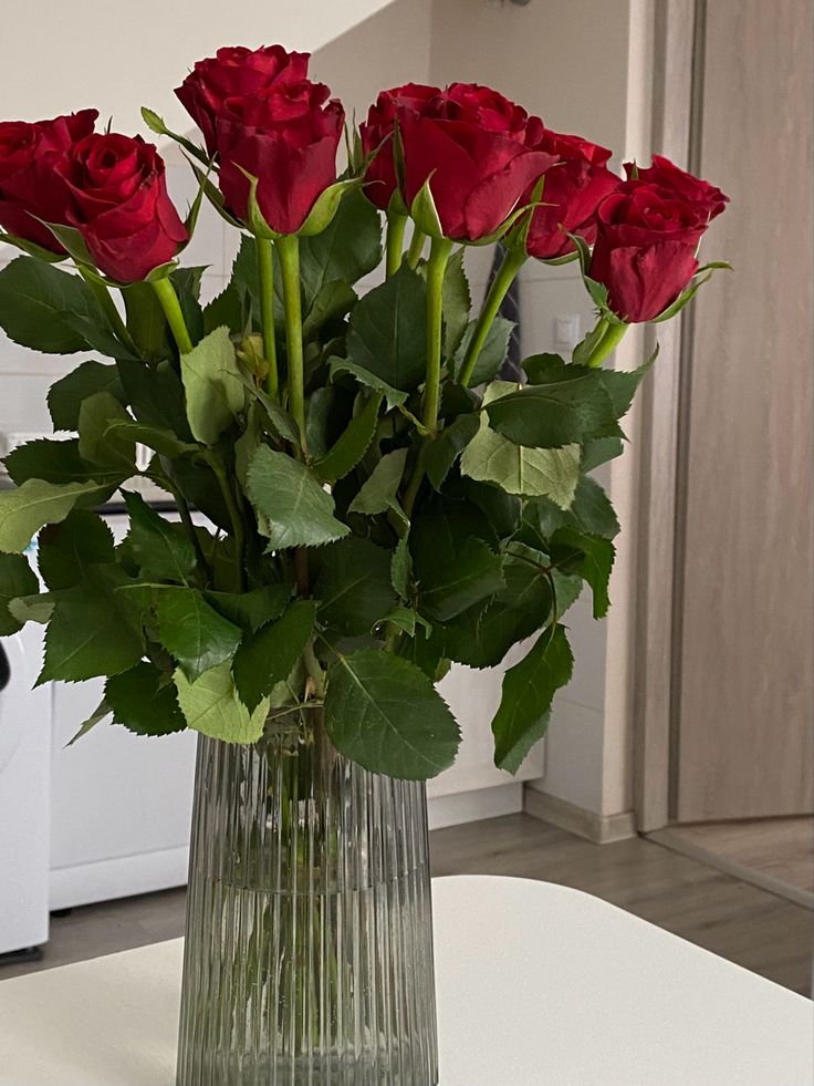 Classic Love – 20 Red Roses Bunch